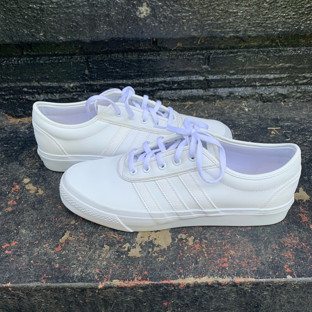 Adidas Men’s 9.5 Shoe